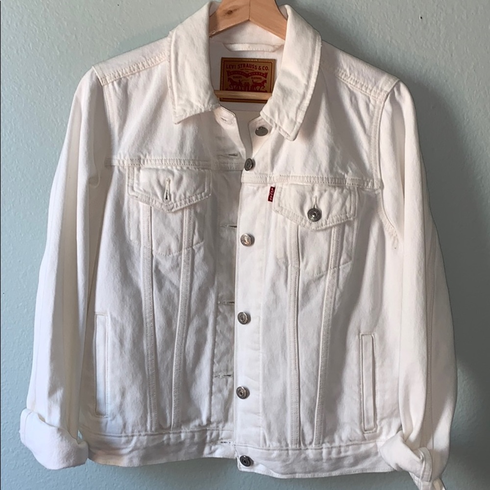 White Levi’s Jean Jacket